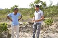 Prefeito Roberto Cesar é recebido pelo secretário de Transportes Carlos do Mosquito na recuperação de estradas da região do mosquito