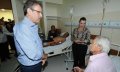 Marcelo Miranda, acompanhado da vice-governadora Claudia Lelis, visitou as instalações da nova ala do HGP e conversou com pacientes e acompanhantes, na manhã desta segunda-feira, 8