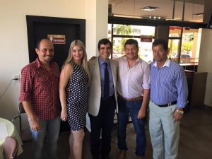 Oscar Alves; Sabrina Gomes, deputado Ricardo Ayres;  vereador Alexandre e liderança Lingstonio