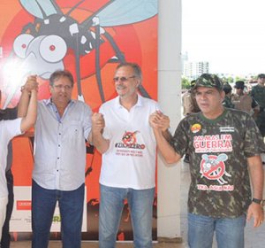 Marcelo Miranda, Rosseto e Carlos Amastha na solenidade realizada na manhã deste sábado, cheia de constrangimentos