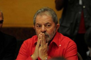 Lula foi levado pela PF sobre condução coefitiva para depor na Lavajato