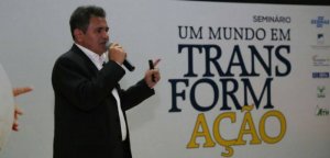 Conselheiro Moisés Vieira Labre, do TCE, leva orietanções aos gestores no seminário dessa sexta