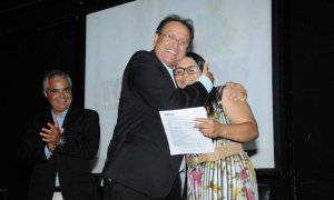 Servidora pública estadual há 26 anos, Maria de Jesus Moreno Rosal, assinou o contrato representando os outros 55 servidores