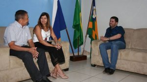 Vice-reitora da Unitins, Simone Brito, e o prefeito Padre Gleibson Moreira tratando da instalação da Unitins em Dianópolis