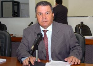 Ex-prefeito de Arraias é condenado por nomear parentes próprios para cargos de comissão