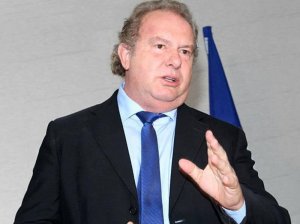 Mauro Carlesse governa interinamente o Estado e candidato na suplementar