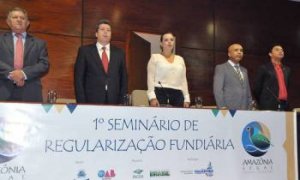 O evento acontece no auditório da Ordem dos Advogados do Brasil (OAB-TO) e contou com a presença da vice-governadora Claudia Lelis