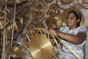 Objetivo é capacitar comunidades tradicionais para a recepção e comercialização de artesanato, como o Capim dourado e alimentos em locais de grande movimentação turística - 