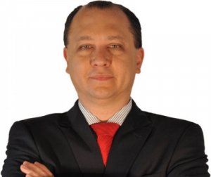 ? professor, economista e coordenador do departamento econômico da Acipa. email: marcellolb@terra.com.br (Instagram) - professormarcellolbezerra