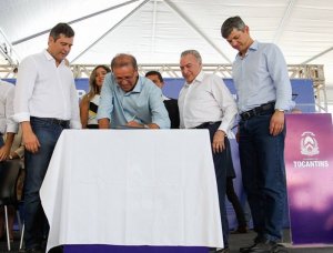 Marcelo Miranda assinou, junto com o presidente da República, Michel Temer, a Ordem de Serviço para início das obras da ponte sobre o rio Araguaia, ligando Xambioá à São Geraldo