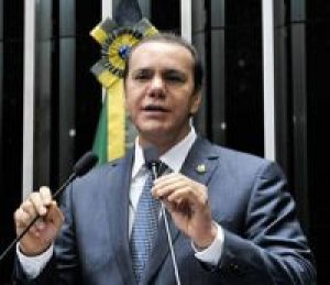 "Essa não é uma bandeira só da oposição" diz senador Ataídes de Oliveira