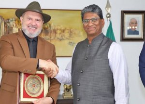 Governador Carlesse sinalizou ao embaixador da Índia possível negociação para aquisição da vacina AstraZeneca