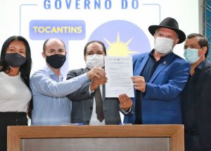 A autorização foi formalizada com a assinatura do Termo de Adesão ao Sistema de Transferência de Recursos Fundo a Fundo, em solenidade realizada no Palácio Araguaia
