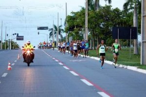 Atletas percorrem as avenidas da Capital na disputa da Meia Maratona do Tocantins
