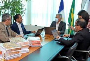 Na ocasião, o governador Wanderlei Barbosa entregou o balanço geral da prestação de contas consolidadas do exercício de 2021 do Governo do Tocantins