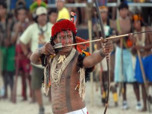 Com polêmica e protesto, Jogos Indígenas começam na próxima semana em Palmas (TO) Arco e flecha é uma modalidade dos jogos dos povos indígenas