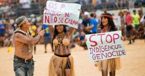 Grupo faz protesto contra a PCE 215 denuncia genocídio indígena e cobra demarcação de terras